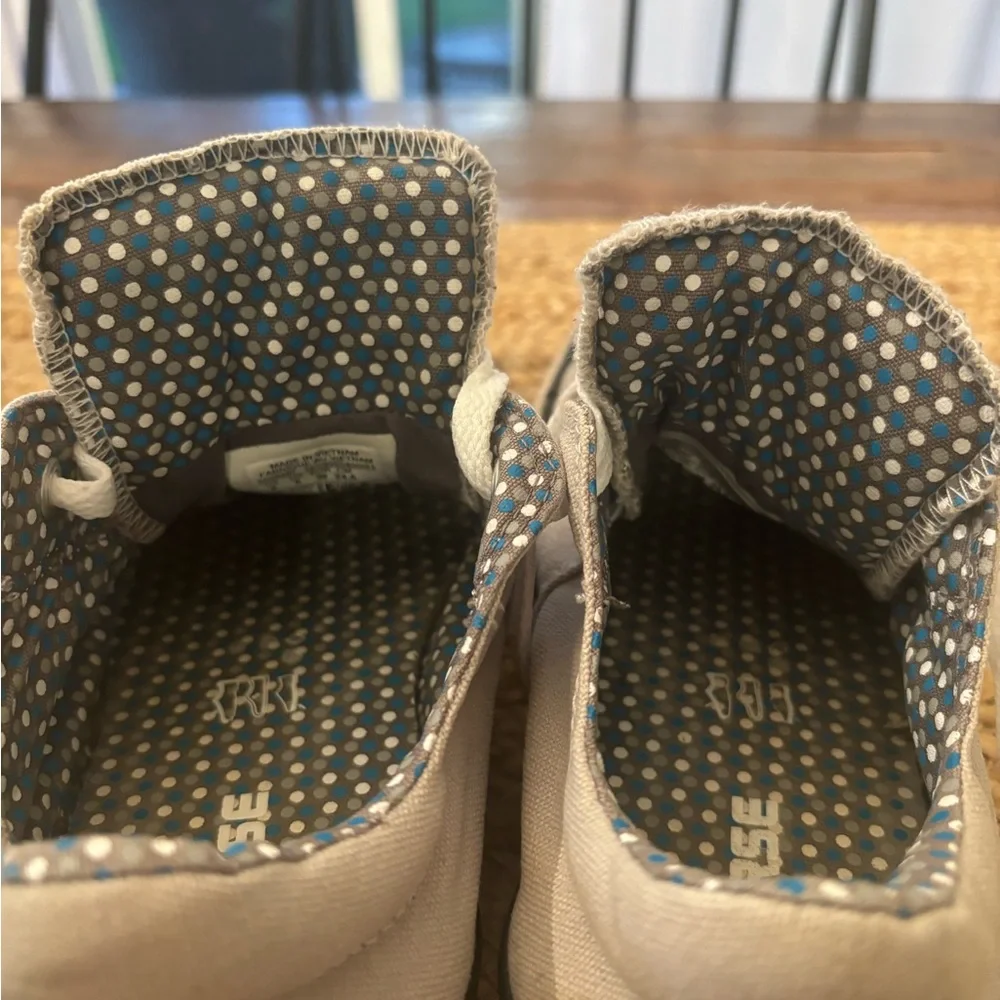 Converse preowned well